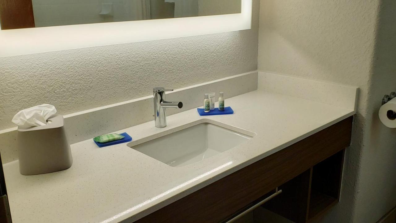 Holiday Inn Express Hotel And Suites Weslaco By Ihg Kültér fotó