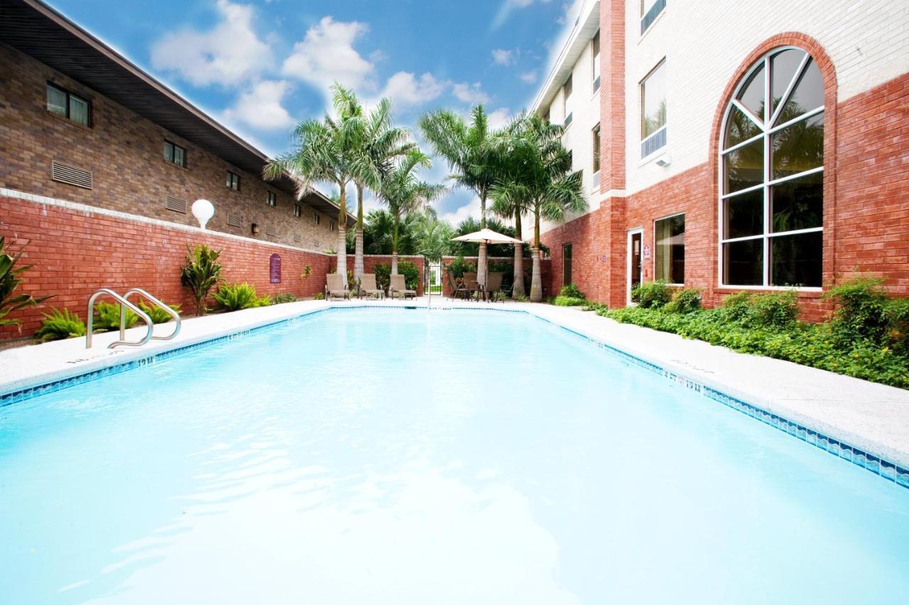 Holiday Inn Express Hotel And Suites Weslaco By Ihg Kültér fotó