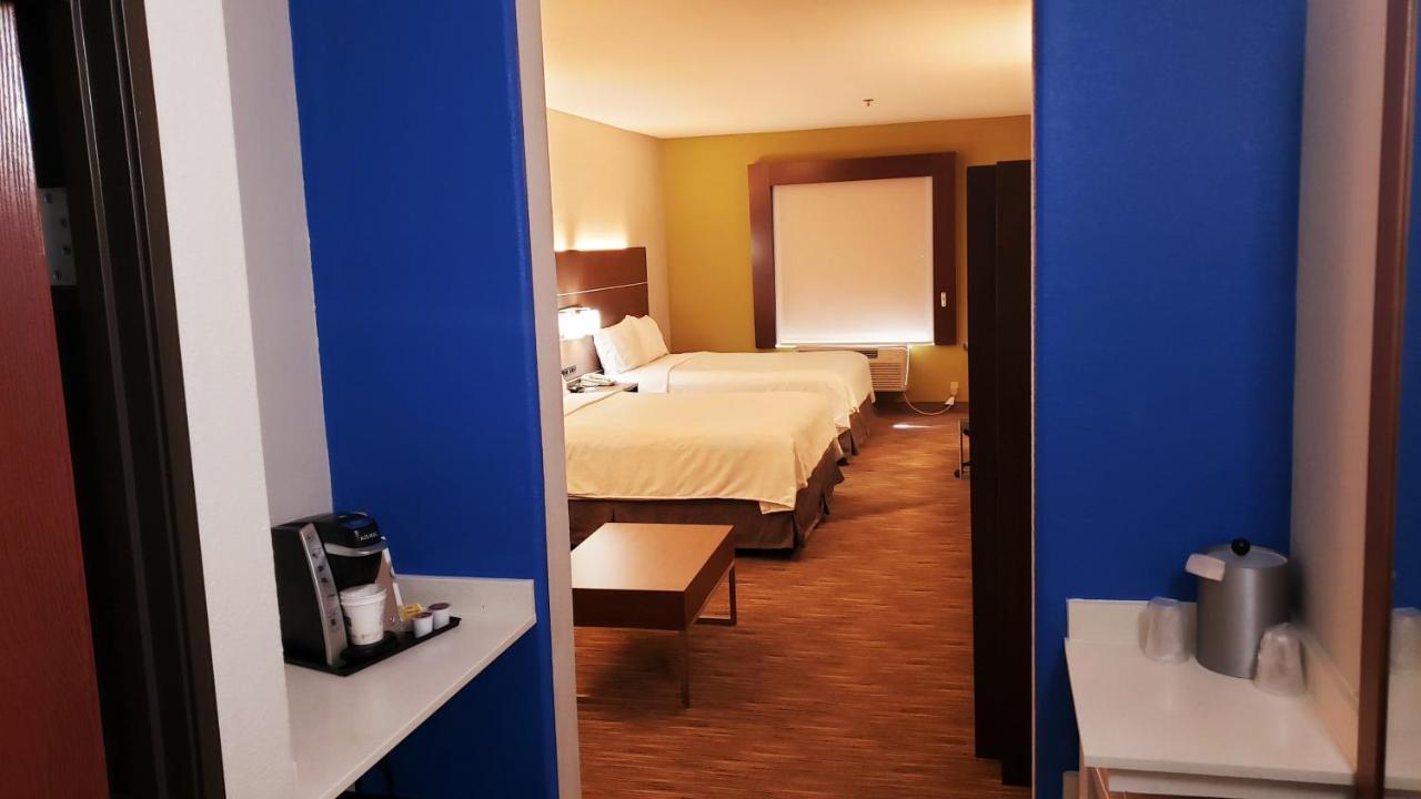 Holiday Inn Express Hotel And Suites Weslaco By Ihg Kültér fotó